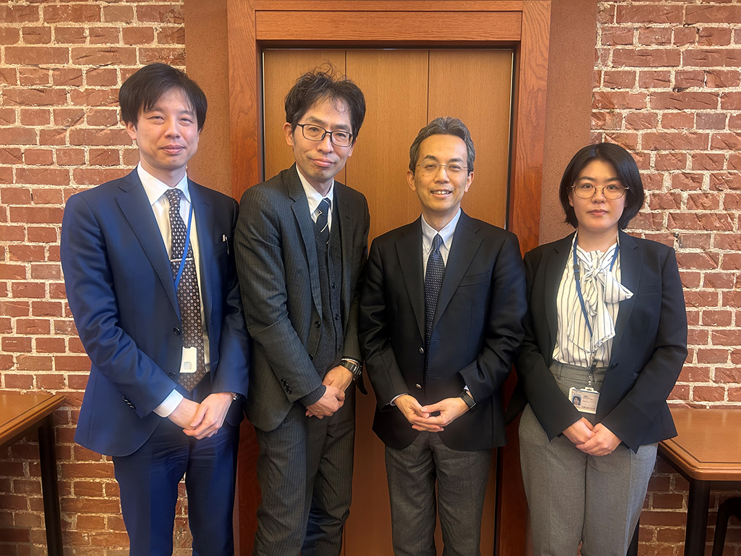 画像：政策インタビュー集合写真